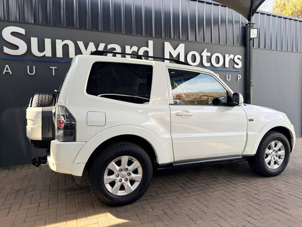 MITSUBISHI PAJERO PAJERO 3.2 Di - Dc GLS SWB A/T - 4