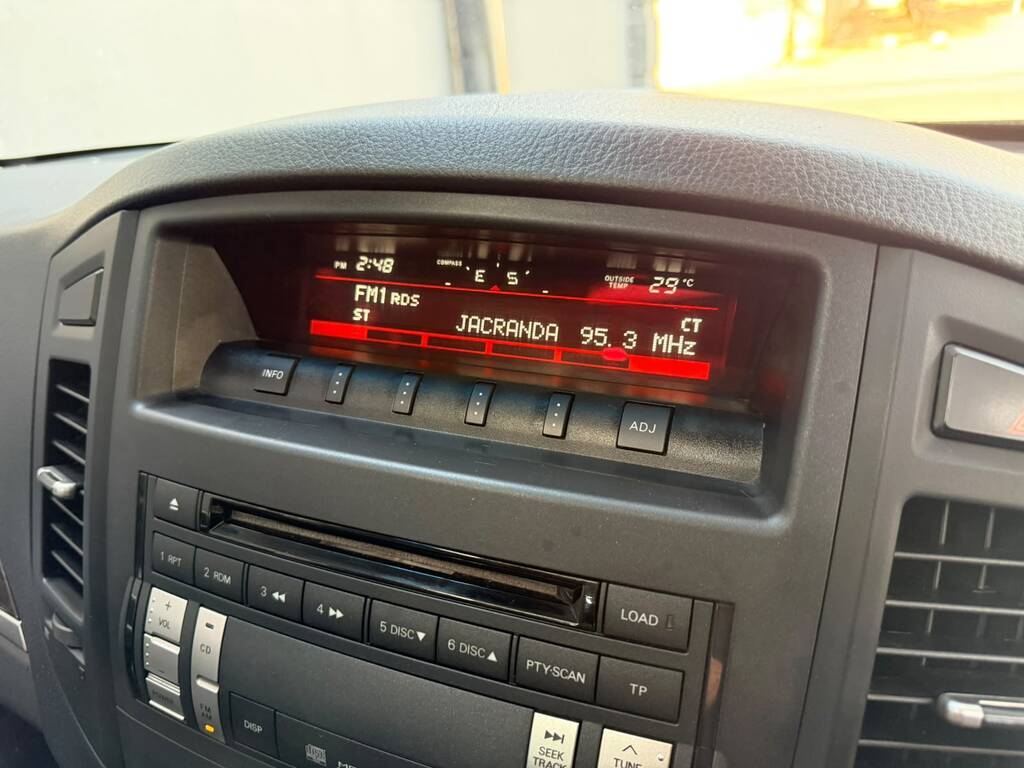 MITSUBISHI PAJERO PAJERO 3.2 Di - Dc GLS SWB A/T - 6