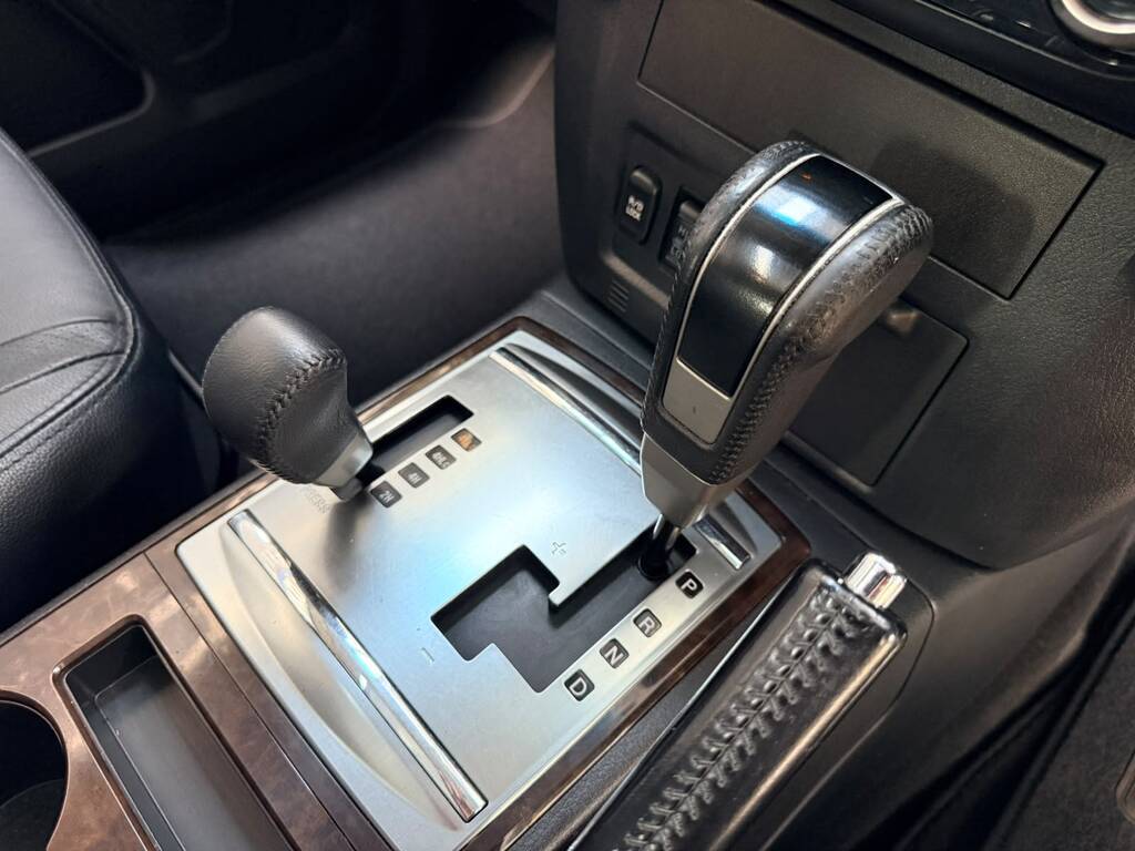 MITSUBISHI PAJERO PAJERO 3.2 Di - Dc GLS SWB A/T - 8
