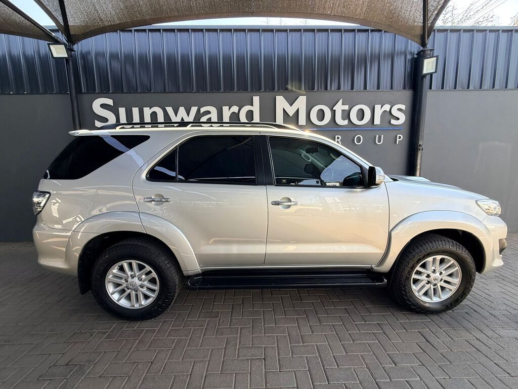 TOYOTA FORTUNER FORTUNER 3.0D-4D R/B A/T - 15