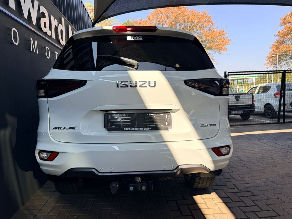 ISUZU MU-X MU-X 3.0D HR LSE A/T - 12