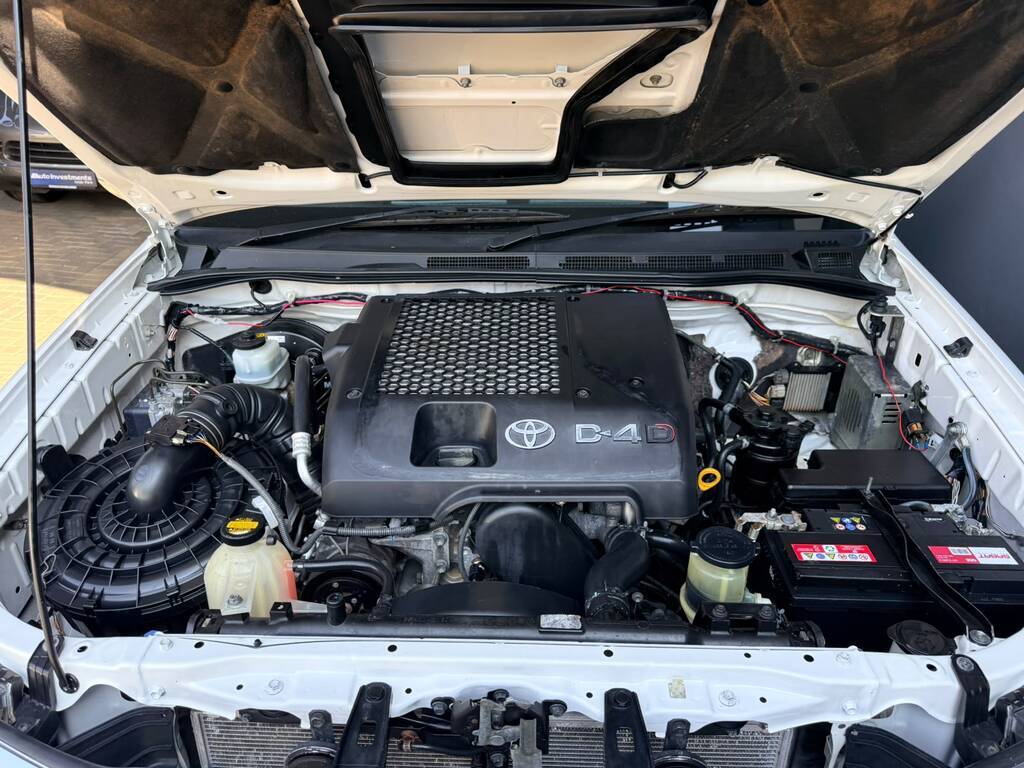 TOYOTA HI-LUX HILUX 3.0 D-4D LEGEND 45 4X4 A/T P/U D/C - 12