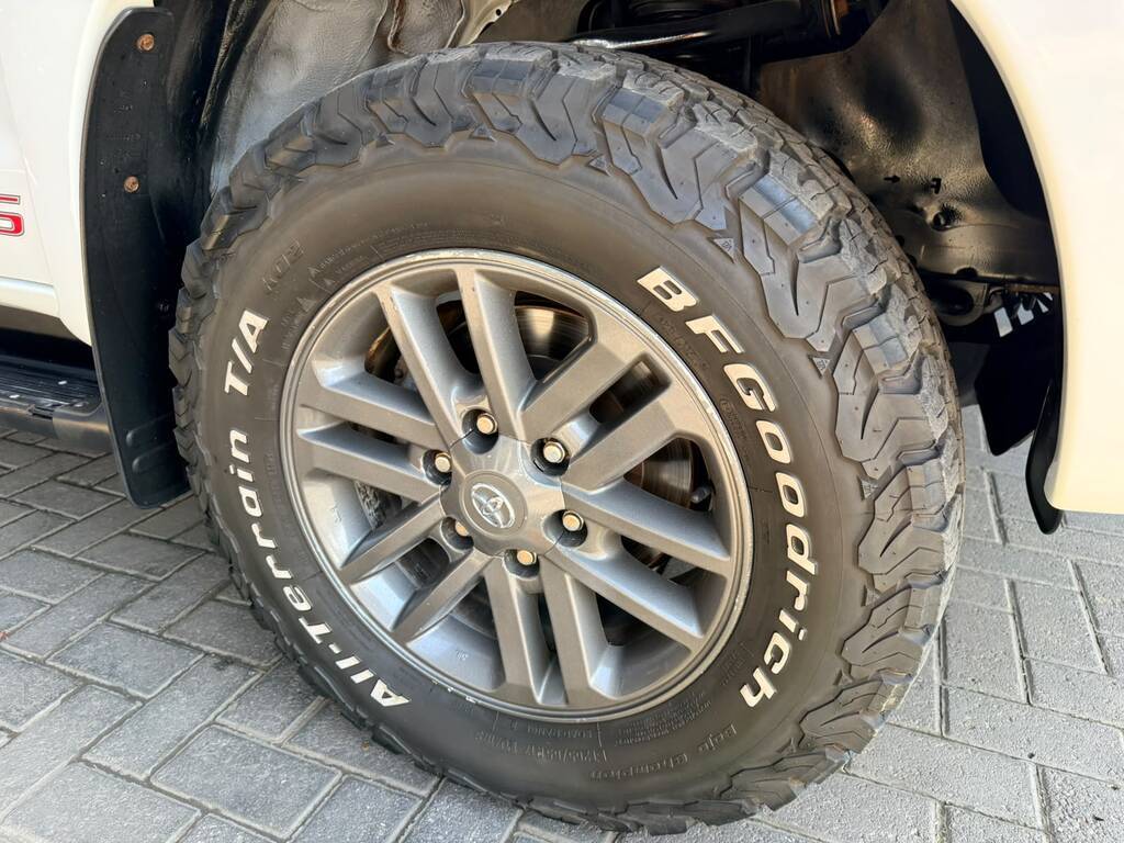 TOYOTA HI-LUX HILUX 3.0 D-4D LEGEND 45 4X4 A/T P/U D/C - 14