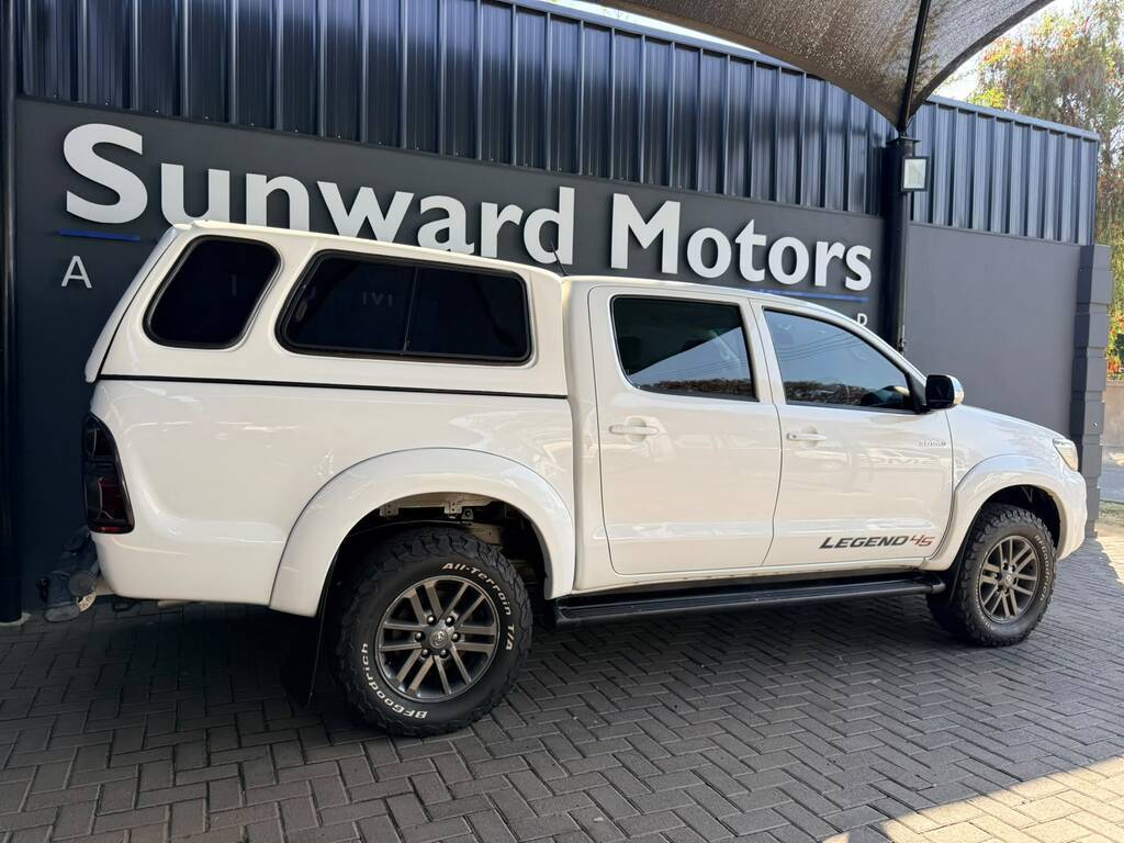 TOYOTA HI-LUX HILUX 3.0 D-4D LEGEND 45 4X4 A/T P/U D/C - 2