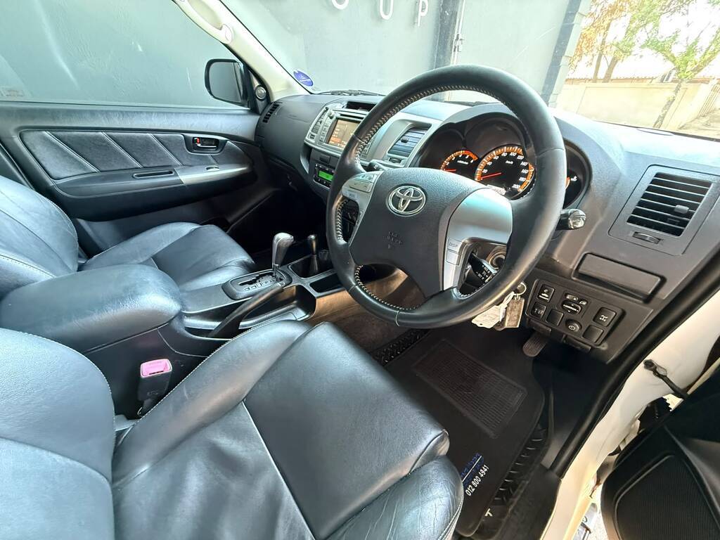 TOYOTA HI-LUX HILUX 3.0 D-4D LEGEND 45 4X4 A/T P/U D/C - 3