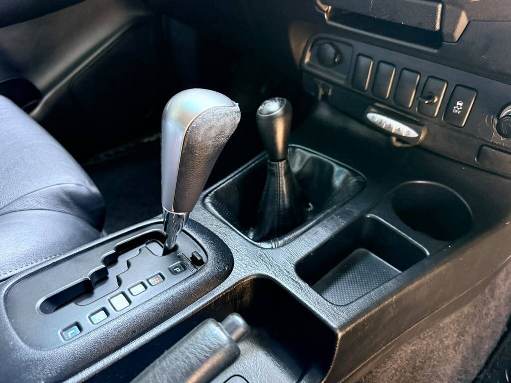 TOYOTA HI-LUX HILUX 3.0 D-4D LEGEND 45 4X4 A/T P/U D/C - 6
