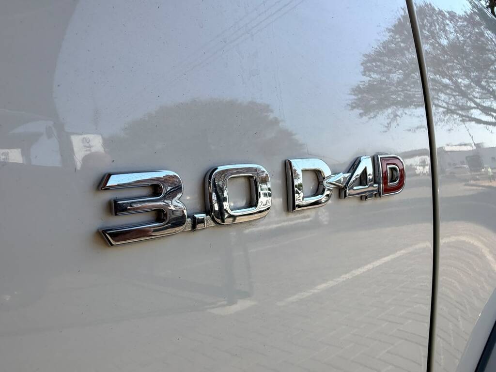 TOYOTA HI-LUX HILUX 3.0 D-4D LEGEND 45 4X4 A/T P/U D/C - 9