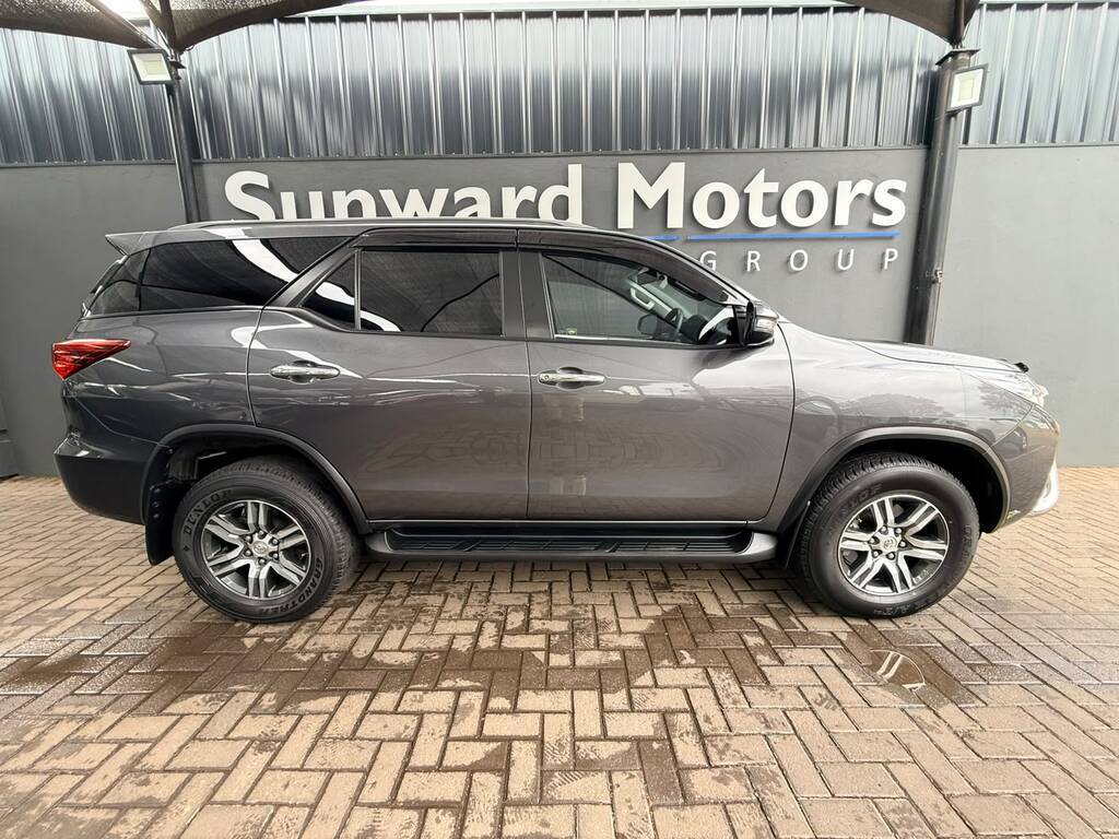 TOYOTA FORTUNER FORTUNER 2.4GD-6 R/B A/T - 14