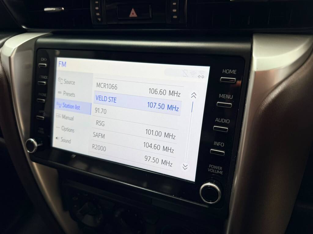 TOYOTA FORTUNER FORTUNER 2.4GD-6 R/B A/T - 7