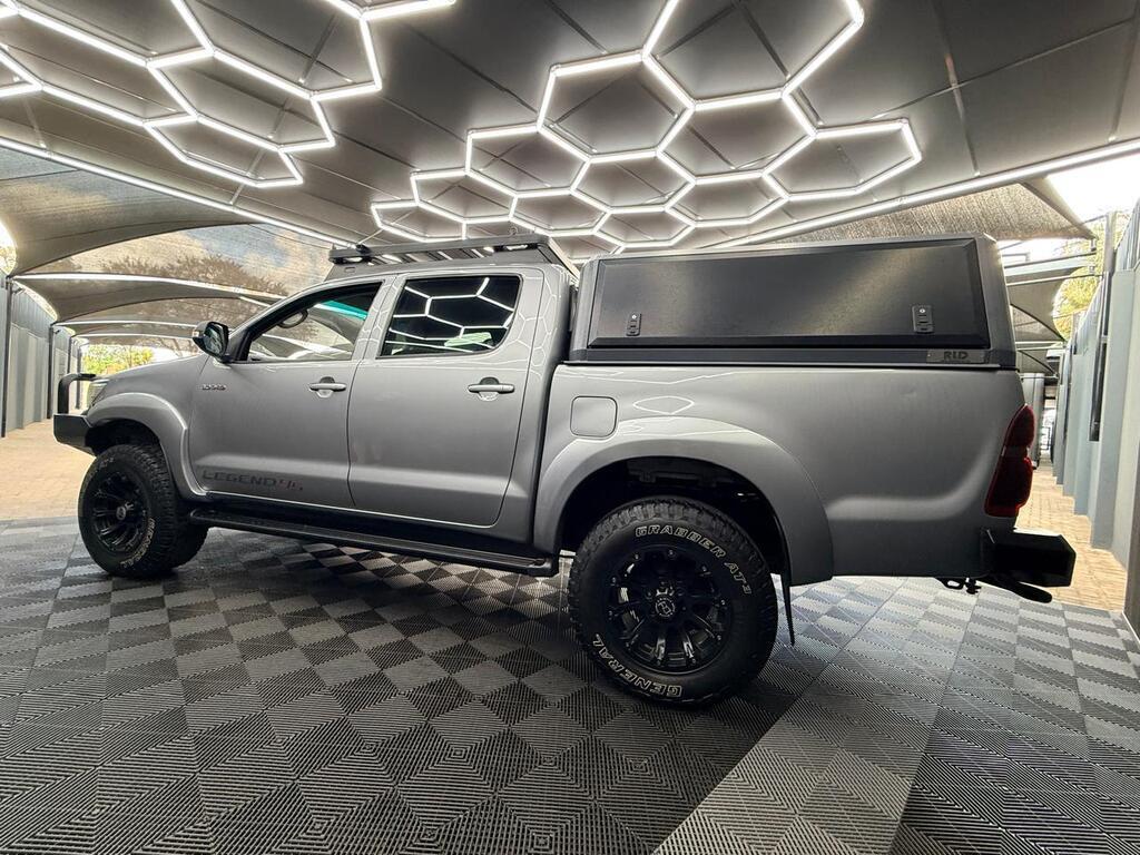 TOYOTA HI-LUX HILUX 3.0 D-4D LEGEND 45 4X4 A/T P/U D/C - 17