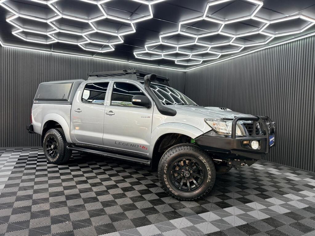 TOYOTA HI-LUX HILUX 3.0 D-4D LEGEND 45 4X4 A/T P/U D/C - 2