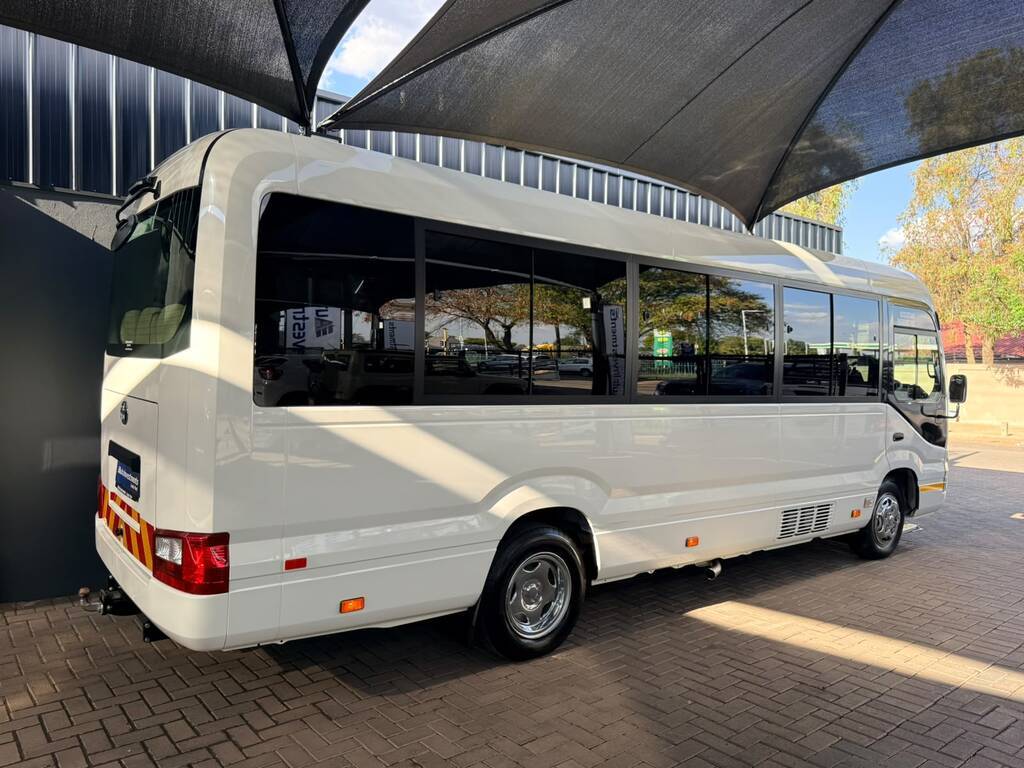 TOYOTA QUANTAM COASTER 2.8D GL A/T 23 SEATER B/S - 2