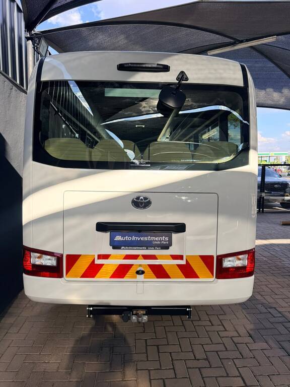 TOYOTA QUANTAM COASTER 2.8D GL A/T 23 SEATER B/S - 9