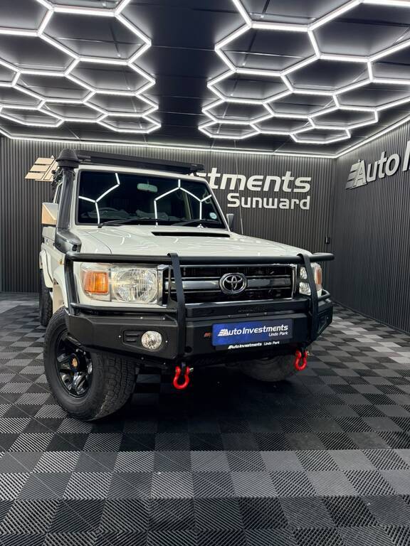 TOYOTA LANDCRUISER 70 SERIE LANDCRUISER 76 4.5D V8 S/W - 1