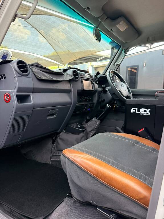 TOYOTA LANDCRUISER 70 SERIE LANDCRUISER 76 4.5D V8 S/W - 18