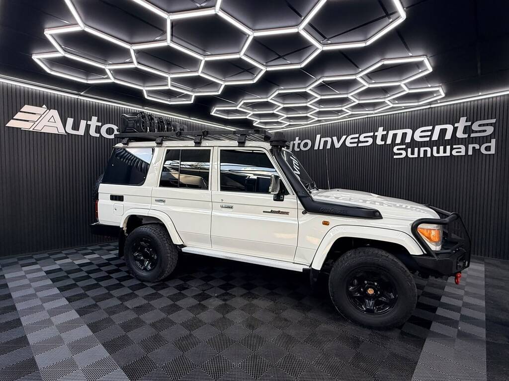 TOYOTA LANDCRUISER 70 SERIE LANDCRUISER 76 4.5D V8 S/W - 2