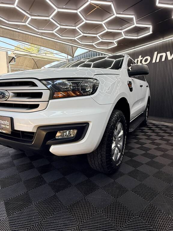 FORD EVEREST EVEREST 2.2 TDCi  XLS A/T - 15