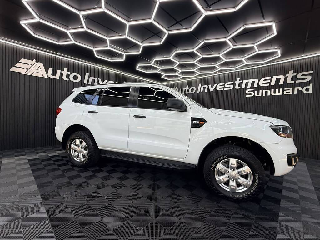 FORD EVEREST EVEREST 2.2 TDCi  XLS A/T - 2