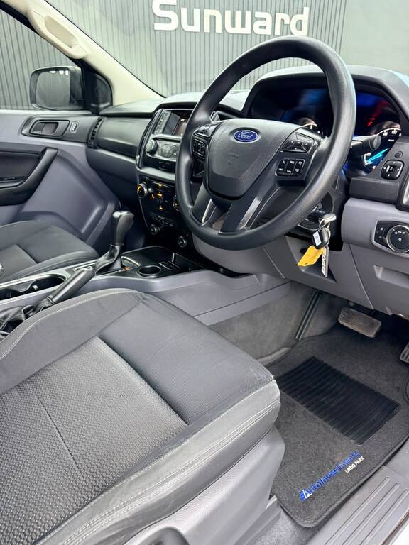 FORD EVEREST EVEREST 2.2 TDCi  XLS A/T - 4