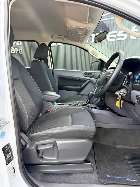FORD EVEREST EVEREST 2.2 TDCi  XLS A/T - 7