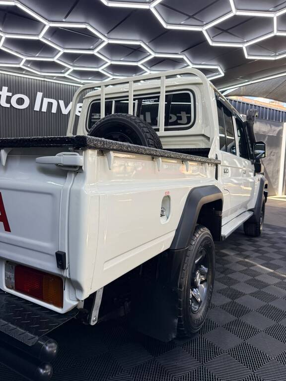TOYOTA LAND CRUISER PICK UP LAND CRUISER 79 2.8 GD-6 P/U D/C A/T - 8