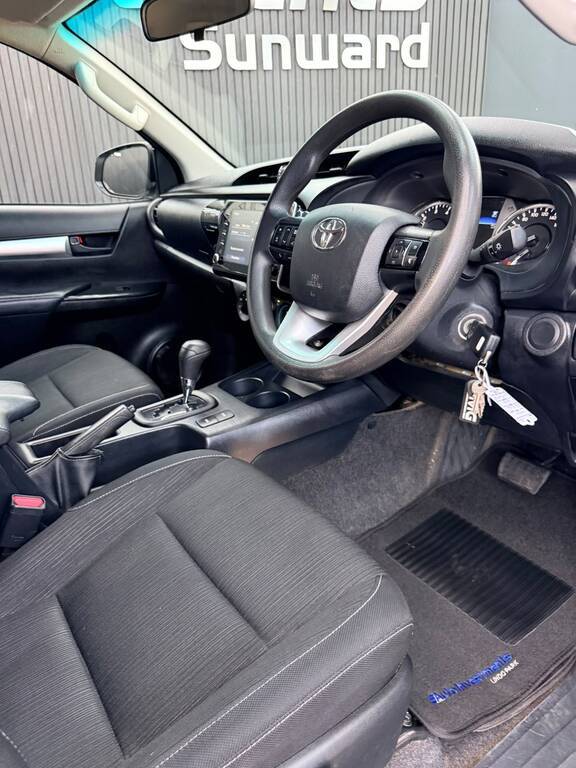 TOYOTA HILUX HILUX 2.4 GD-6 RAIDER 4X4 A/T P/U D/C - 12