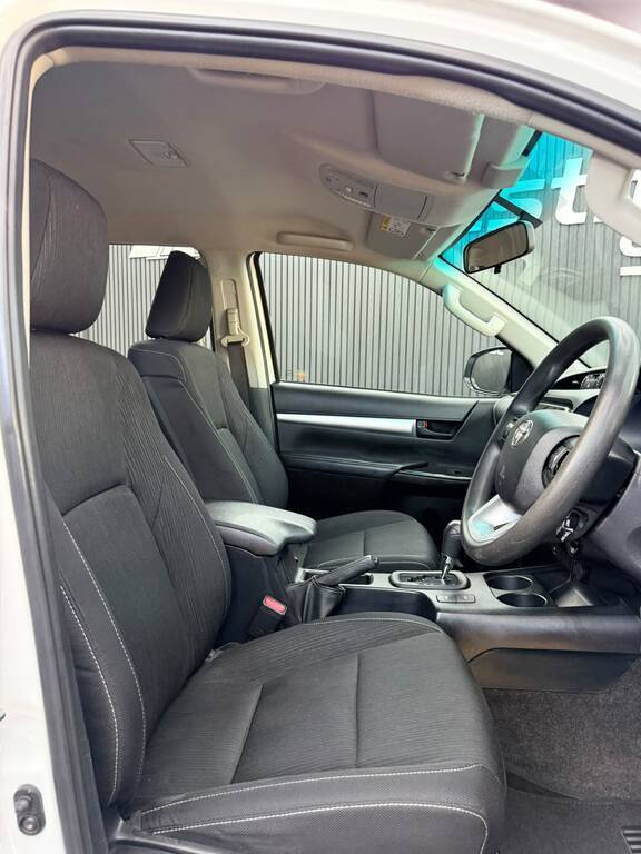 TOYOTA HILUX HILUX 2.4 GD-6 RAIDER 4X4 A/T P/U D/C - 19