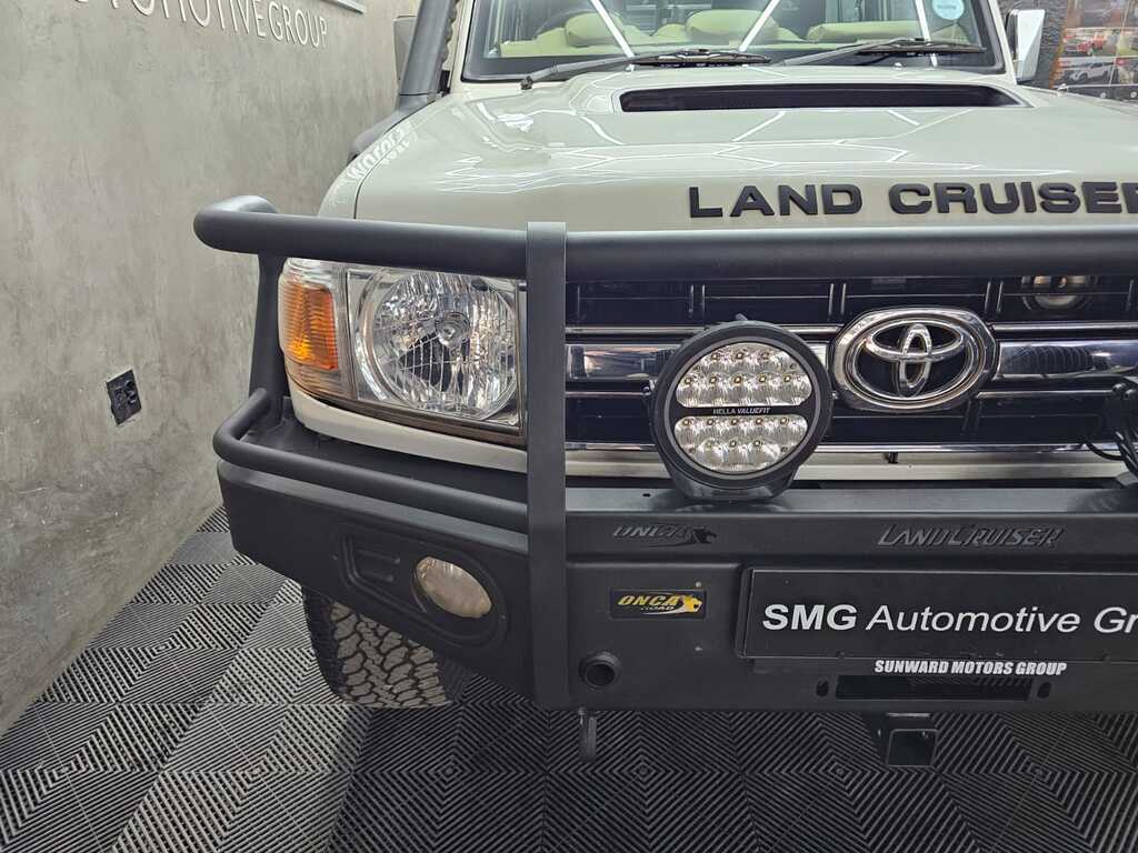 TOYOTA LAND CRUISER PICK UP LAND CRUISER 79 4.5D P/U D/C - 5