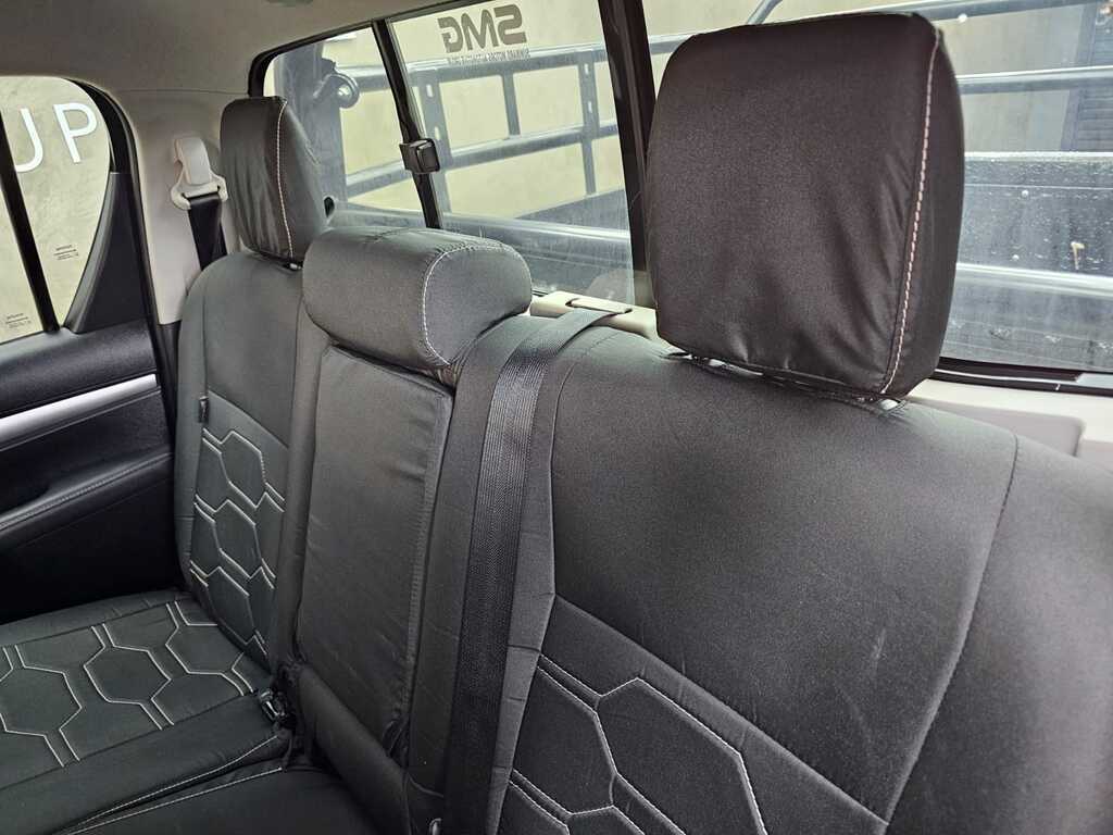 TOYOTA HILUX HILUX 2.8 GD-6 RAIDER 4X4 A/T P/U D/C - 17