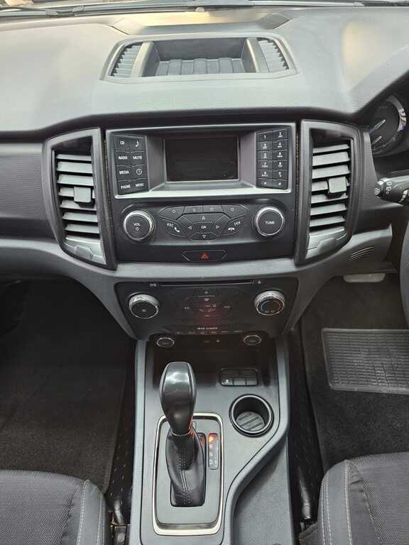 FORD EVEREST EVEREST 2.2 TDCi  XLS A/T - 15