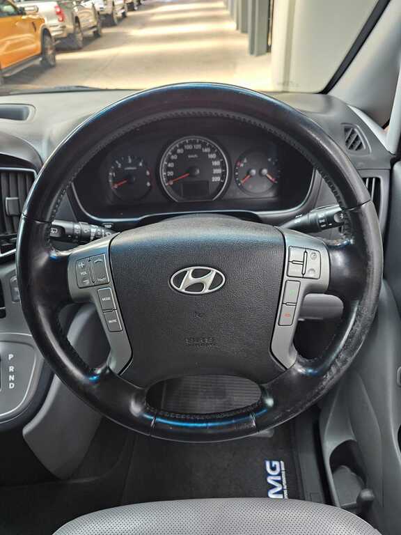HYUNDAI H-1 H-1 2.5 CRDI A/T/ 2.5 ELITE A/T - 14