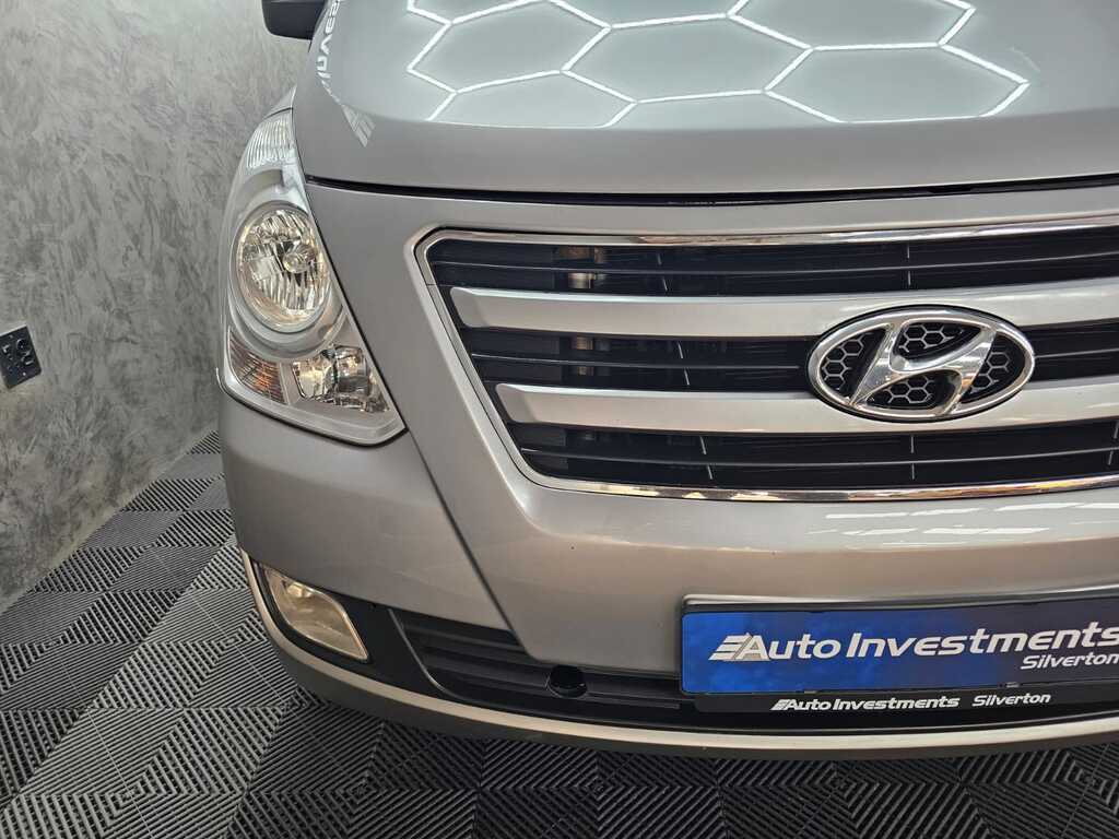 HYUNDAI H-1 H-1 2.5 CRDI A/T/ 2.5 ELITE A/T - 5