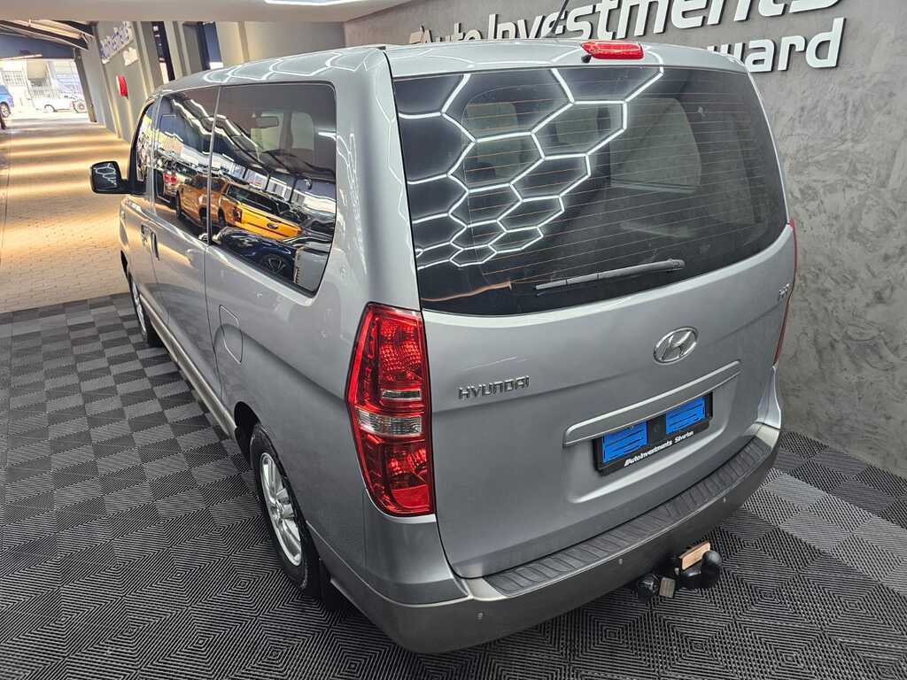 HYUNDAI H-1 H-1 2.5 CRDI A/T/ 2.5 ELITE A/T - 6