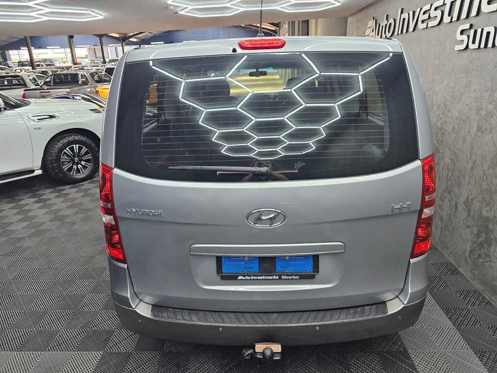 HYUNDAI H-1 H-1 2.5 CRDI A/T/ 2.5 ELITE A/T - 7
