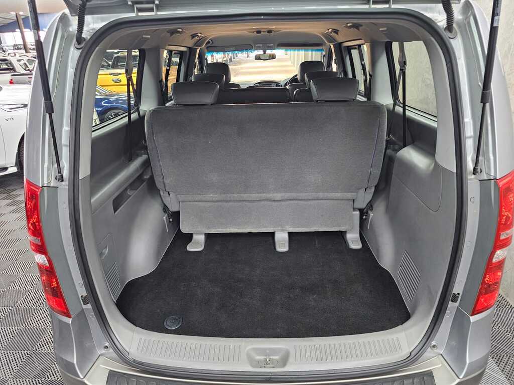 HYUNDAI H-1 H-1 2.5 CRDI A/T/ 2.5 ELITE A/T - 9