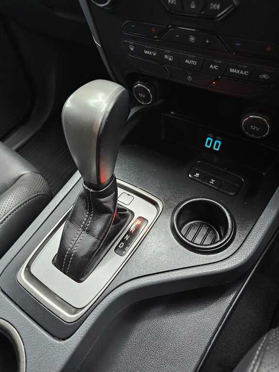 FORD EVEREST EVEREST 2.2 TDCi  XLT A/T - 18