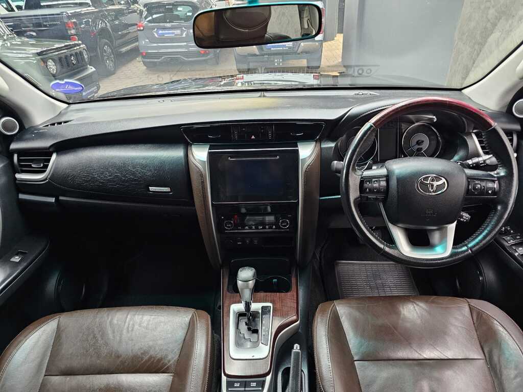 TOYOTA FORTUNER FORTUNER 2.8GD-6 R/B A/T - 10