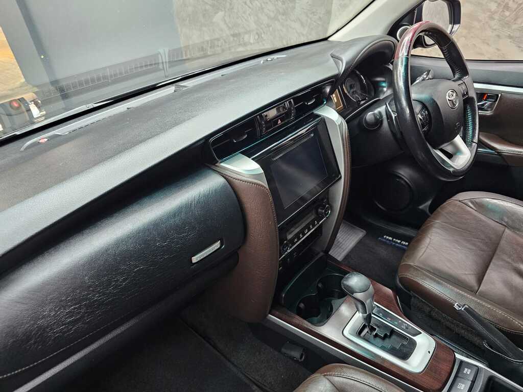 TOYOTA FORTUNER FORTUNER 2.8GD-6 R/B A/T - 12