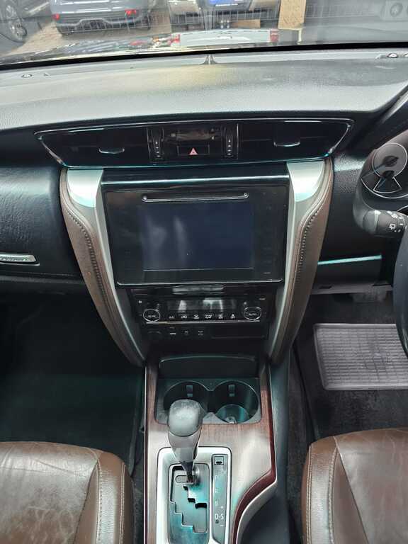 TOYOTA FORTUNER FORTUNER 2.8GD-6 R/B A/T - 14
