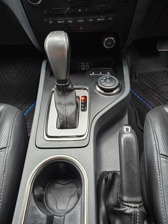 FORD EVEREST EVEREST 3.2 TDCi XLT 4X4 A/T - 17