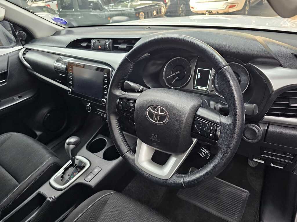TOYOTA HILUX HILUX 2.8 GD-6 RAIDER 4X4 A/T P/U D/C - 11