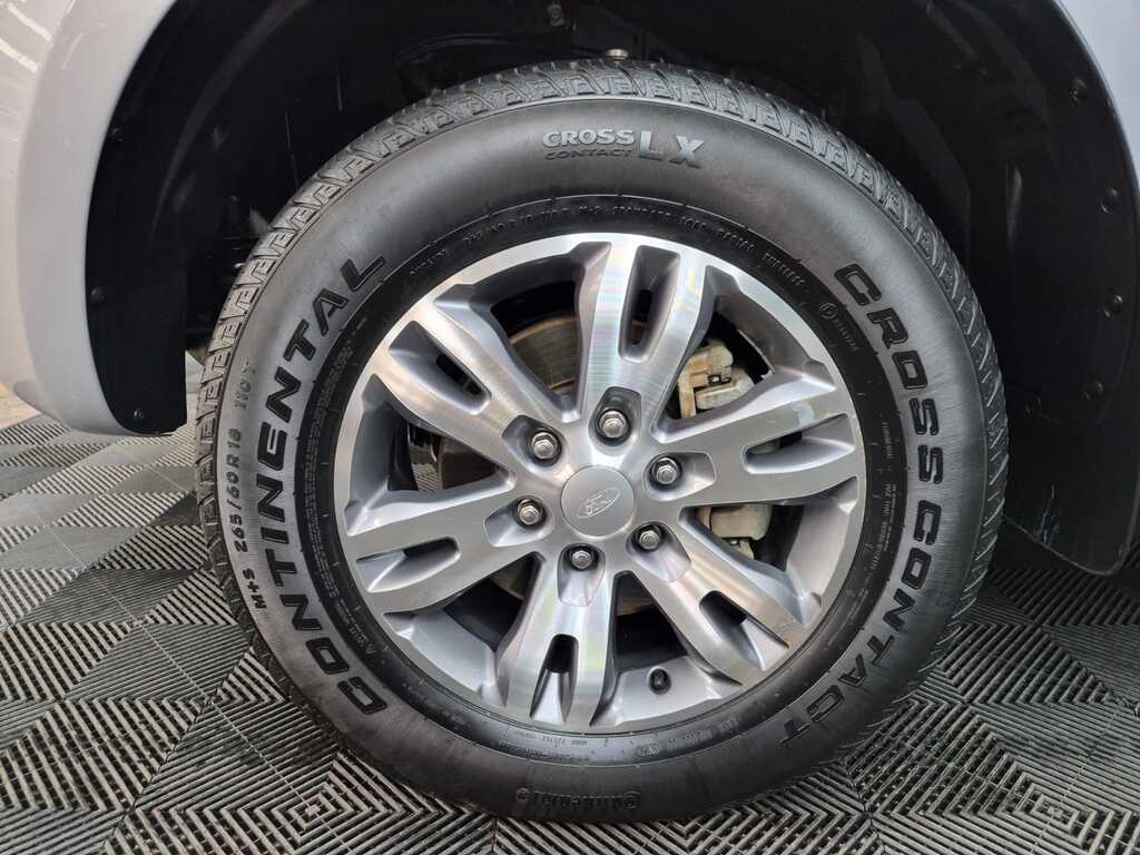 FORD EVEREST EVEREST 3.2 TDCi XLT 4X4 A/T