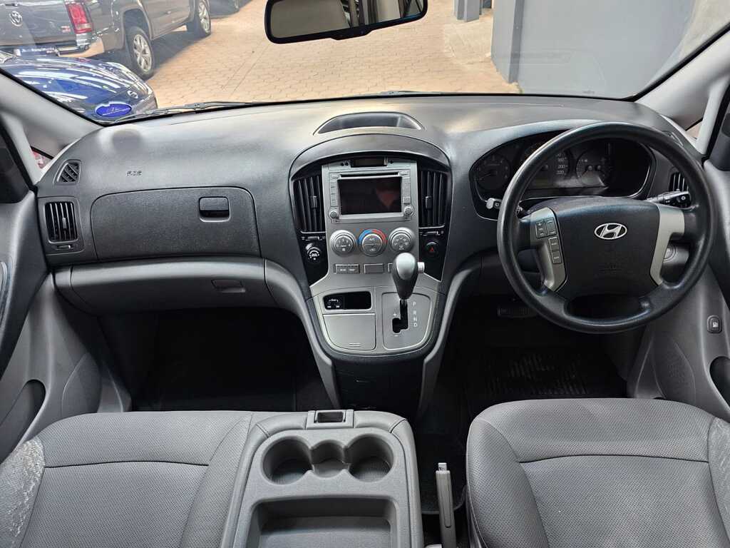 HYUNDAI H-1 H-1 2.5 CRDI (VGT) WAGON A/T - 11