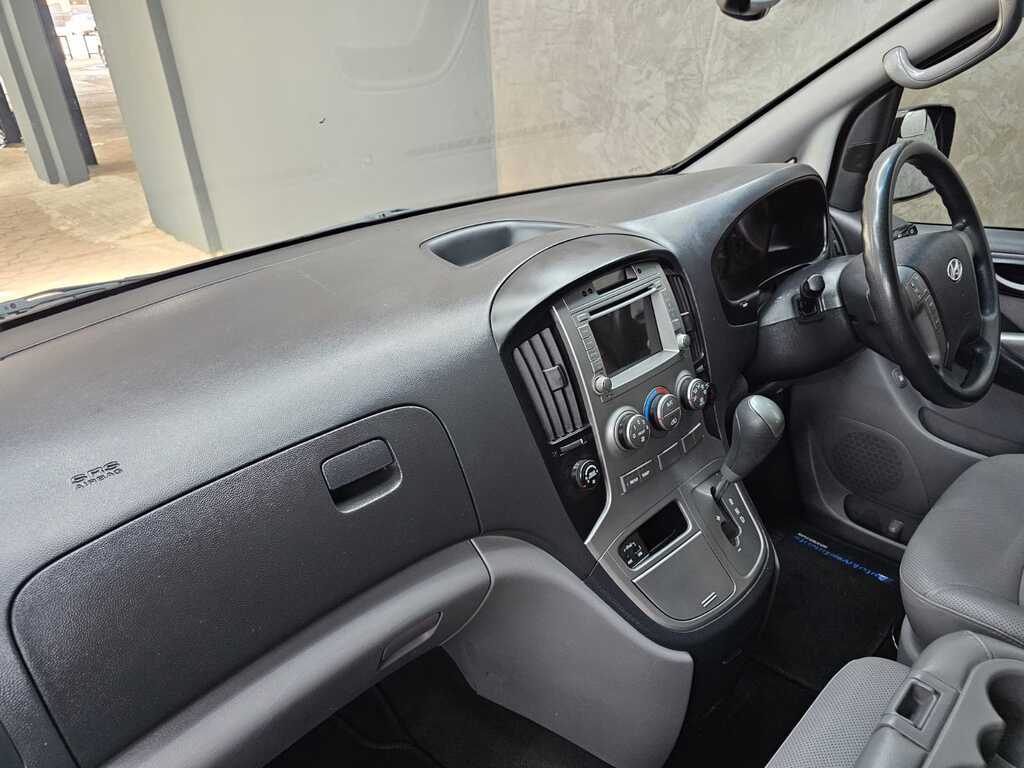 HYUNDAI H-1 H-1 2.5 CRDI (VGT) WAGON A/T - 13