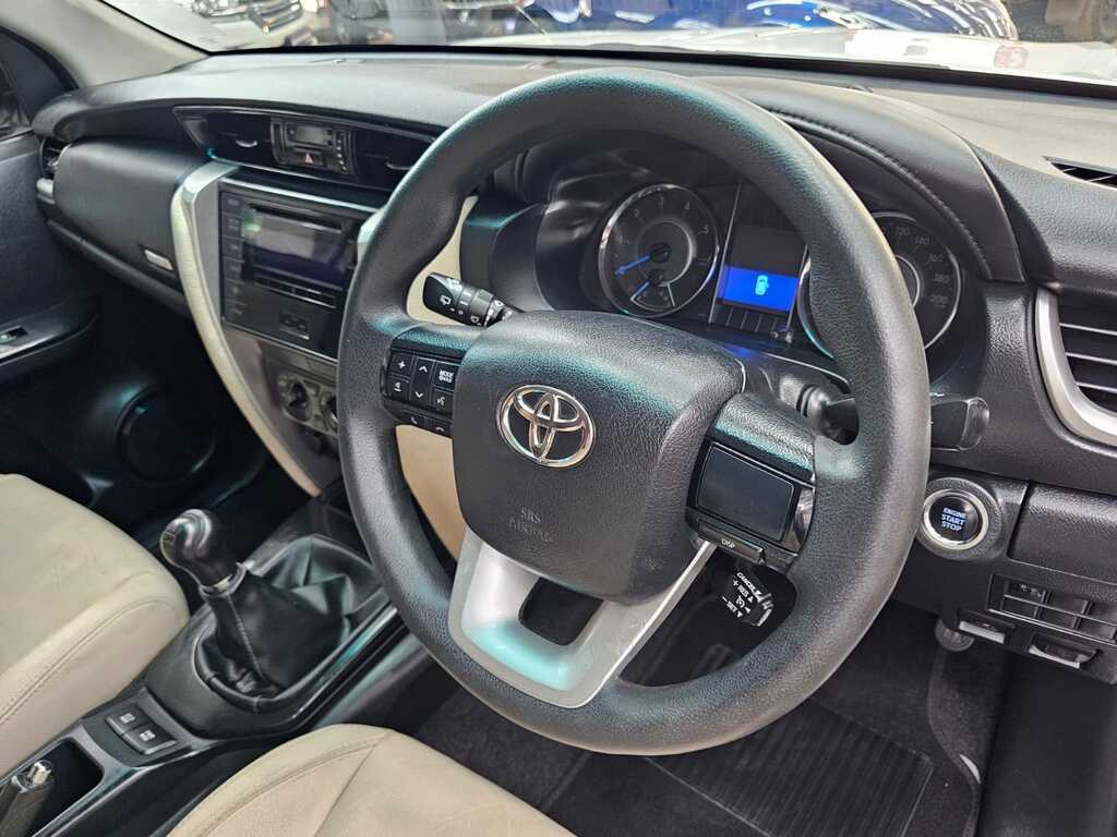 TOYOTA FORTUNER FORTUNER 2.4GD-6 R/B