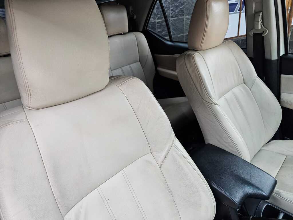 TOYOTA FORTUNER FORTUNER 2.4GD-6 R/B