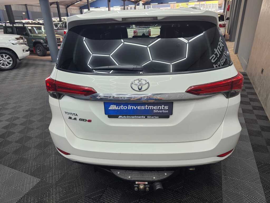 TOYOTA FORTUNER FORTUNER 2.4GD-6 R/B