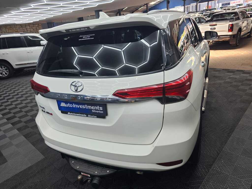 TOYOTA FORTUNER FORTUNER 2.4GD-6 R/B