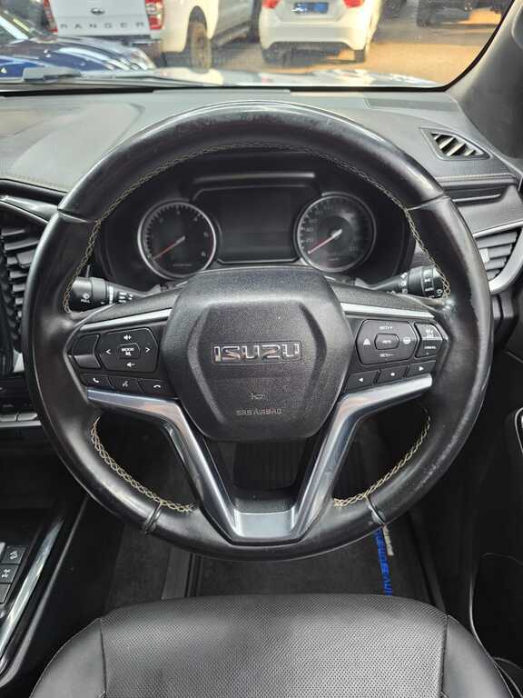 ISUZU D-MAX D-MAX 3.0 Ddi V-CROSS HR A/T D/C P/U