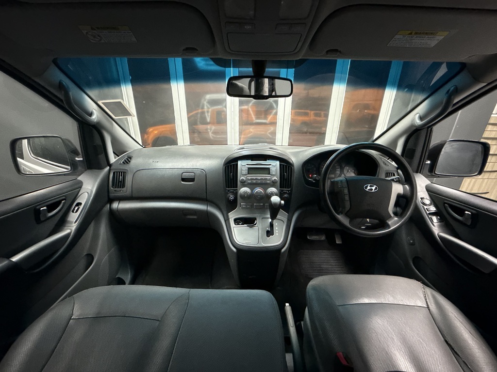 HYUNDAI H-1 H-1 2.5 CRDI (VGT) WAGON A/T - 11